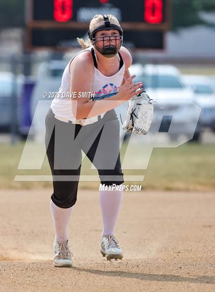 Thumbnail 1 in Western Dubuque vs North Linn (West Delaware Invitational) photogallery.