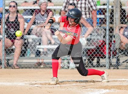 Thumbnail 2 in Western Dubuque vs North Linn (West Delaware Invitational) photogallery.