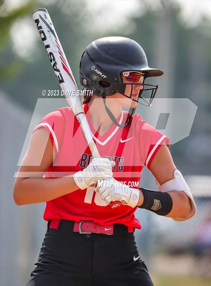 Thumbnail 3 in Western Dubuque vs North Linn (West Delaware Invitational) photogallery.