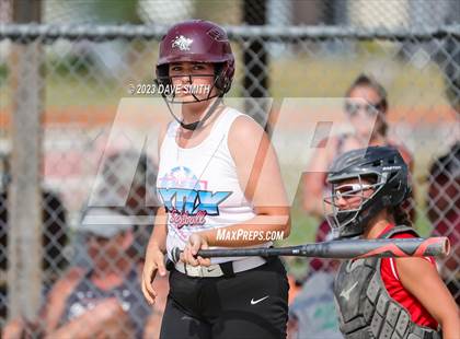 Thumbnail 2 in Western Dubuque vs North Linn (West Delaware Invitational) photogallery.