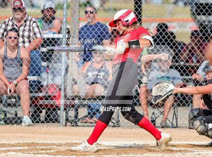 Thumbnail 3 in Western Dubuque vs North Linn (West Delaware Invitational) photogallery.