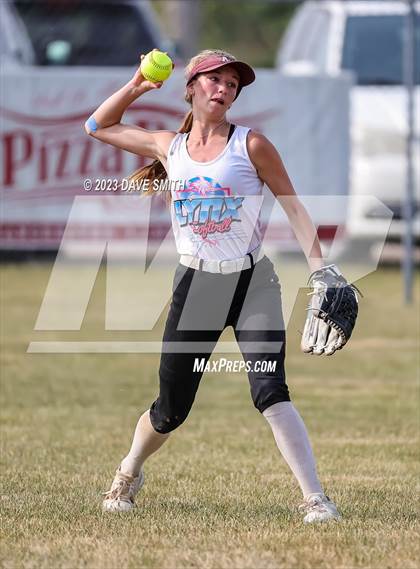 Thumbnail 3 in Western Dubuque vs North Linn (West Delaware Invitational) photogallery.