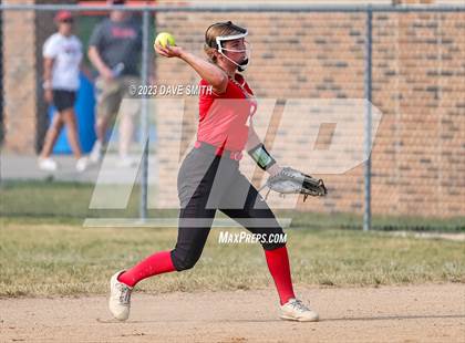 Thumbnail 2 in Western Dubuque vs North Linn (West Delaware Invitational) photogallery.