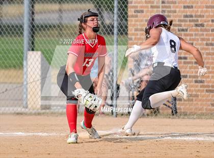 Thumbnail 2 in Western Dubuque vs North Linn (West Delaware Invitational) photogallery.
