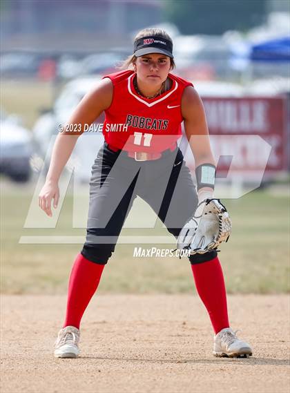 Thumbnail 1 in Western Dubuque vs North Linn (West Delaware Invitational) photogallery.