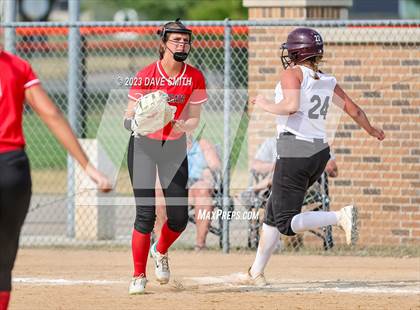 Thumbnail 1 in Western Dubuque vs North Linn (West Delaware Invitational) photogallery.