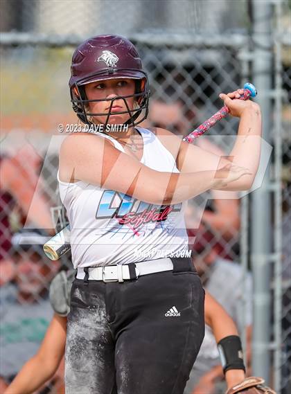 Thumbnail 2 in Western Dubuque vs North Linn (West Delaware Invitational) photogallery.