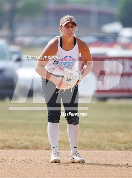 Thumbnail 1 in Western Dubuque vs North Linn (West Delaware Invitational) photogallery.