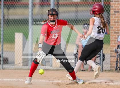 Thumbnail 3 in Western Dubuque vs North Linn (West Delaware Invitational) photogallery.