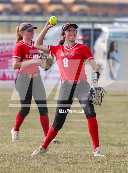 Thumbnail 3 in Western Dubuque vs North Linn (West Delaware Invitational) photogallery.