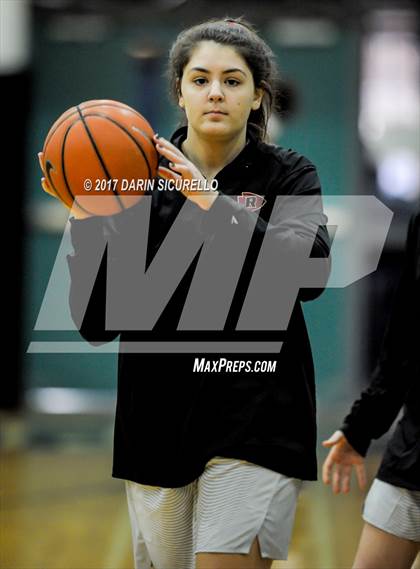Thumbnail 2 in Riverdale vs. Homewood-Flossmoor (NIKE Tournament of Champions) photogallery.