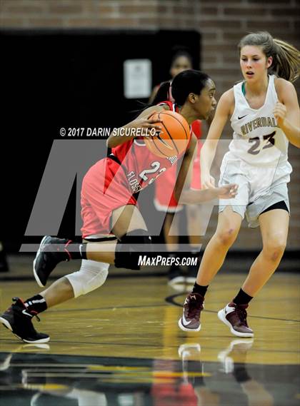 Thumbnail 1 in Riverdale vs. Homewood-Flossmoor (NIKE Tournament of Champions) photogallery.