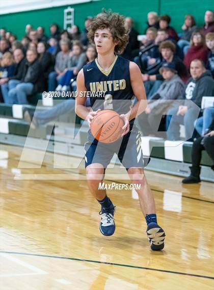 Thumbnail 3 in United vs. Canton Central Catholic photogallery.