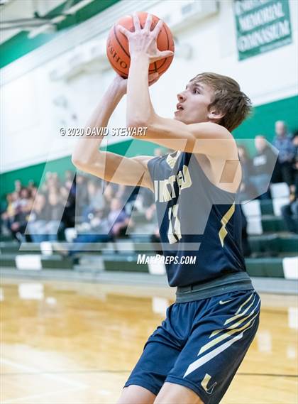 Thumbnail 2 in United vs. Canton Central Catholic photogallery.