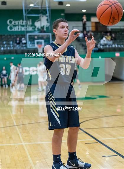 Thumbnail 3 in United vs. Canton Central Catholic photogallery.