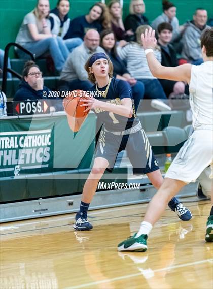 Thumbnail 2 in United vs. Canton Central Catholic photogallery.