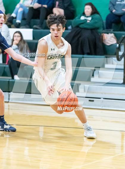 Thumbnail 2 in United vs. Canton Central Catholic photogallery.