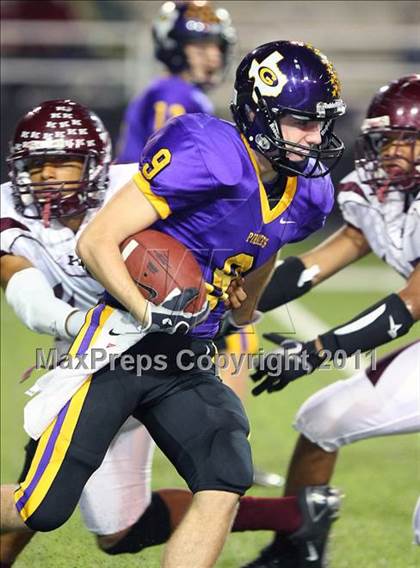 Thumbnail 1 in Granbury vs. Killeen ( 4A Division 1  Bi-District Playoff ) photogallery.