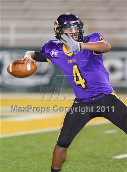 Thumbnail 3 in Granbury vs. Killeen ( 4A Division 1  Bi-District Playoff ) photogallery.