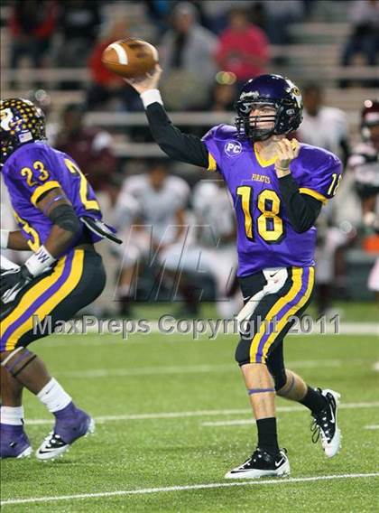 Thumbnail 2 in Granbury vs. Killeen ( 4A Division 1  Bi-District Playoff ) photogallery.
