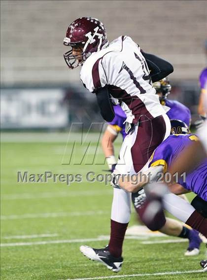 Thumbnail 2 in Granbury vs. Killeen ( 4A Division 1  Bi-District Playoff ) photogallery.