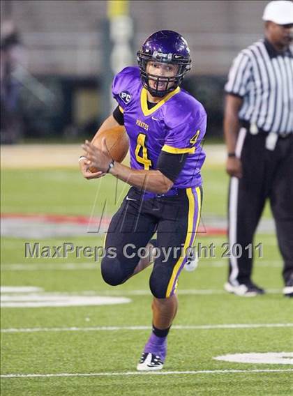 Thumbnail 2 in Granbury vs. Killeen ( 4A Division 1  Bi-District Playoff ) photogallery.
