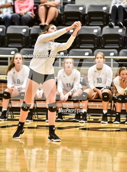 Thumbnail 2 in Crandall vs. Ennis photogallery.