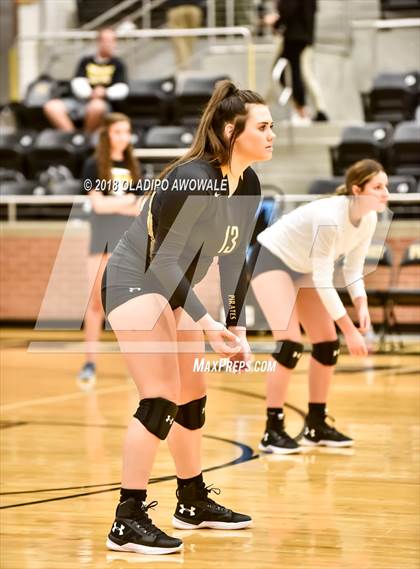 Thumbnail 3 in Crandall vs. Ennis photogallery.