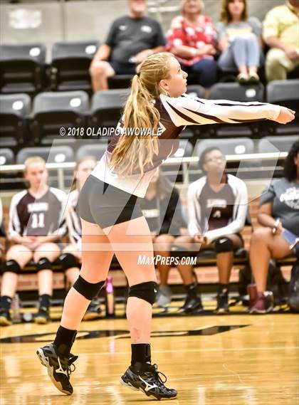 Thumbnail 2 in Crandall vs. Ennis photogallery.
