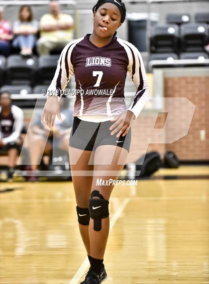 Thumbnail 3 in Crandall vs. Ennis photogallery.
