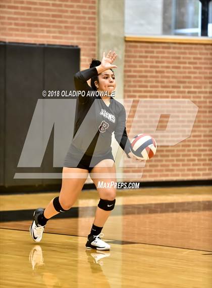 Thumbnail 2 in Crandall vs. Ennis photogallery.