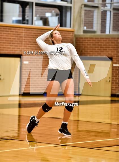 Thumbnail 3 in Crandall vs. Ennis photogallery.