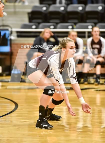 Thumbnail 3 in Crandall vs. Ennis photogallery.