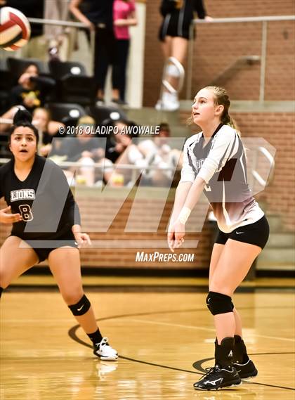 Thumbnail 3 in Crandall vs. Ennis photogallery.