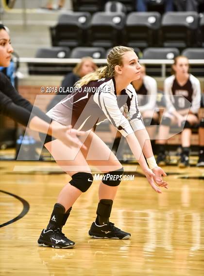 Thumbnail 2 in Crandall vs. Ennis photogallery.