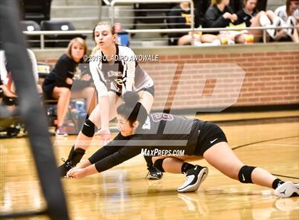 Thumbnail 2 in Crandall vs. Ennis photogallery.