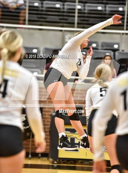 Thumbnail 2 in Crandall vs. Ennis photogallery.