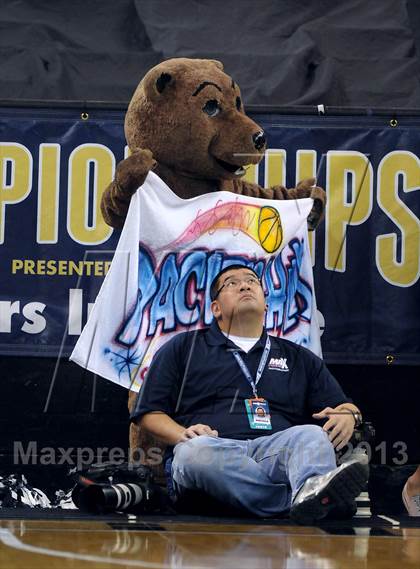 Thumbnail 1 in Pacific Hills vs. Cardinal Newman (CIF State D4 Final) photogallery.