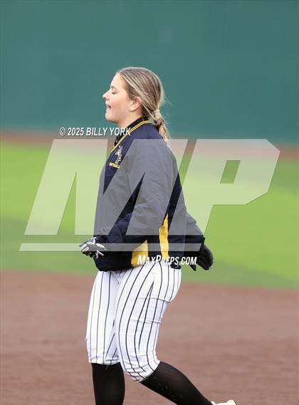 Thumbnail 3 in Lone Oak vs Mt. Pleasant photogallery.