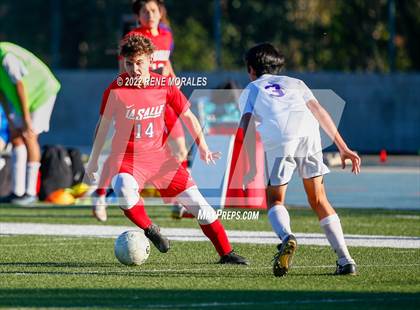 Thumbnail 1 in St. Anthony vs La Salle photogallery.