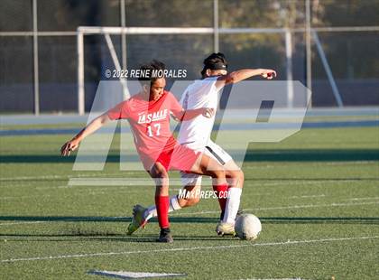Thumbnail 3 in St. Anthony vs La Salle photogallery.