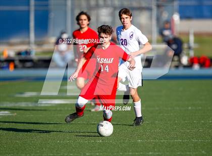 Thumbnail 2 in St. Anthony vs La Salle photogallery.