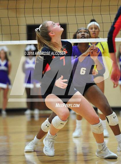 Thumbnail 1 in Seven Lakes vs. Ridge Point (UIL 6A Quarterfinal Playoff) photogallery.