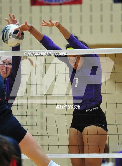 Thumbnail 3 in Seven Lakes vs. Ridge Point (UIL 6A Quarterfinal Playoff) photogallery.