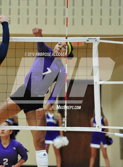 Thumbnail 2 in Seven Lakes vs. Ridge Point (UIL 6A Quarterfinal Playoff) photogallery.