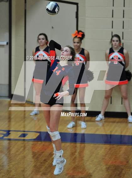 Thumbnail 2 in Seven Lakes vs. Ridge Point (UIL 6A Quarterfinal Playoff) photogallery.