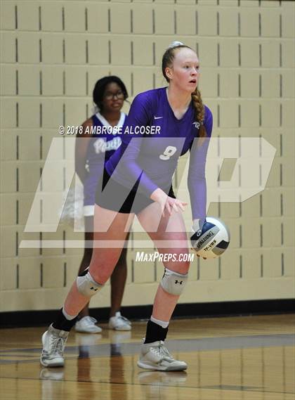Thumbnail 2 in Seven Lakes vs. Ridge Point (UIL 6A Quarterfinal Playoff) photogallery.
