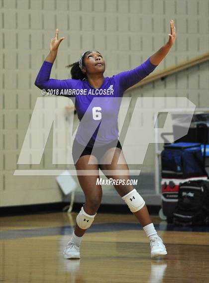 Thumbnail 1 in Seven Lakes vs. Ridge Point (UIL 6A Quarterfinal Playoff) photogallery.