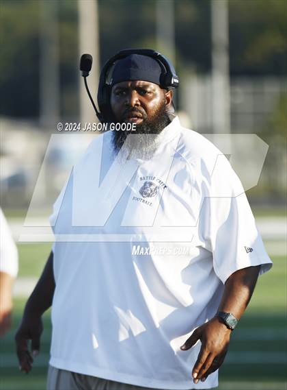 Thumbnail 3 in Battle Creek vs Columbia Academy photogallery.
