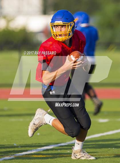 Thumbnail 2 in Bay Shore Scrimmage photogallery.